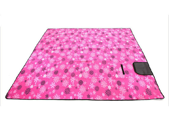 Проложенное одеяло на открытом воздухе одеяла пикника располагаясь лагерем водоустойчивое для спать
